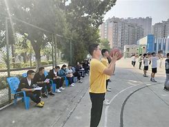 包含窗口期体能课后；马赛再遭质疑备战社区盾；更衣室稳定；高层口径保持一致的词条