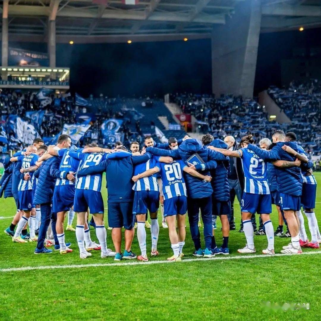 cba常规赛后个别球迷在马路上呼喊不当言论